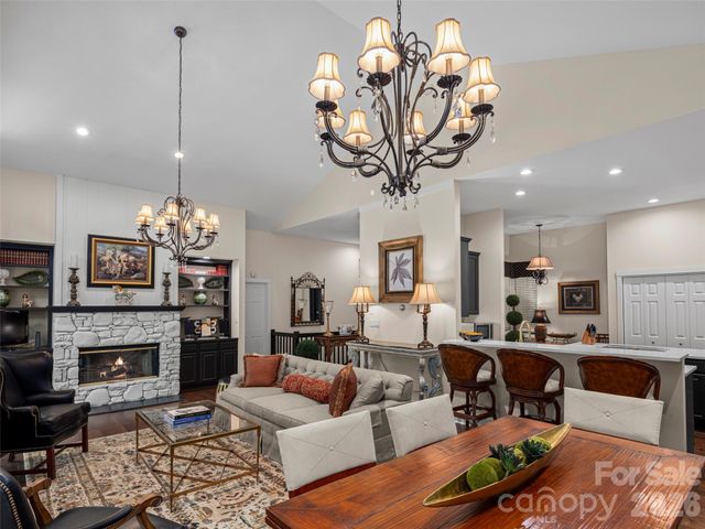 108 Little Cherokee Ridge, Hendersonville, NC 28739