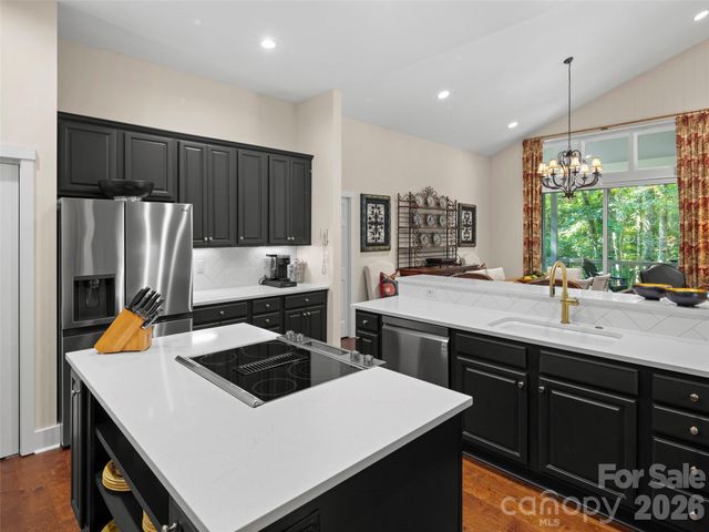 108 Little Cherokee Ridge, Hendersonville, NC 28739