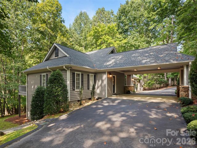 108 Little Cherokee Ridge, Hendersonville, NC 28739