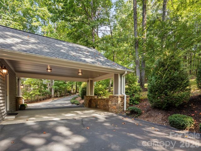 108 Little Cherokee Ridge, Hendersonville, NC 28739