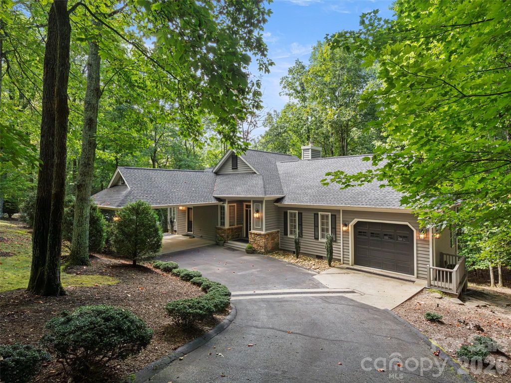 108 Little Cherokee Ridge, Hendersonville, NC 28739