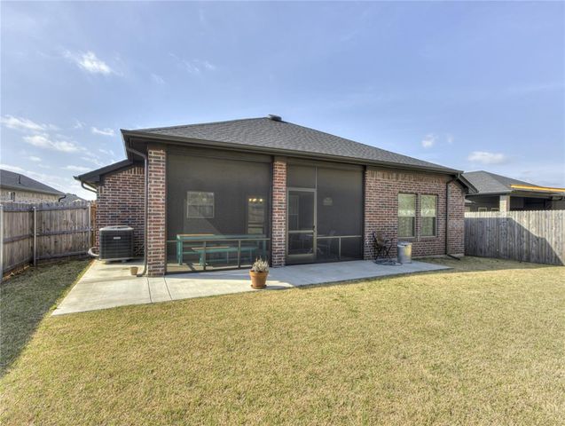 20141 Park Lane, Harrah, OK 73045
