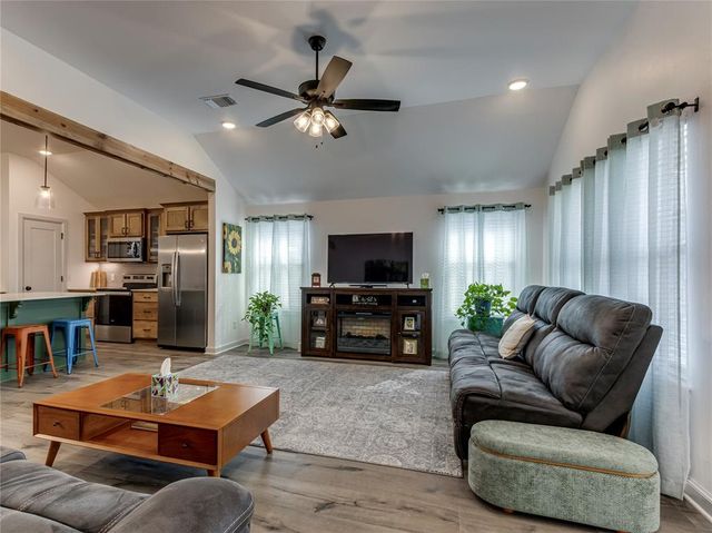 20141 Park Lane, Harrah, OK 73045