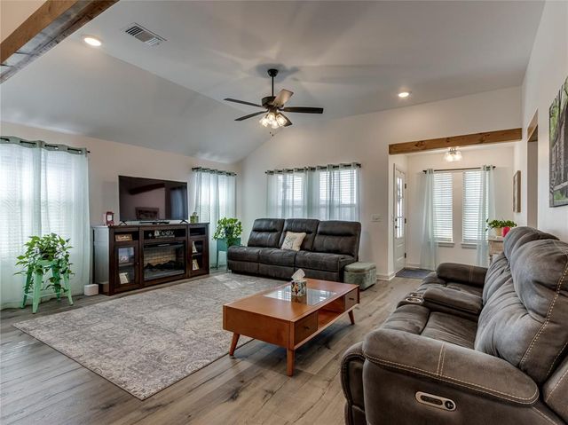 20141 Park Lane, Harrah, OK 73045