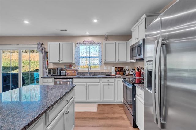 730 Cottage Dr, Columbia, TN 38401