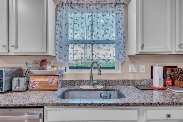 730 Cottage Dr, Columbia, TN 38401