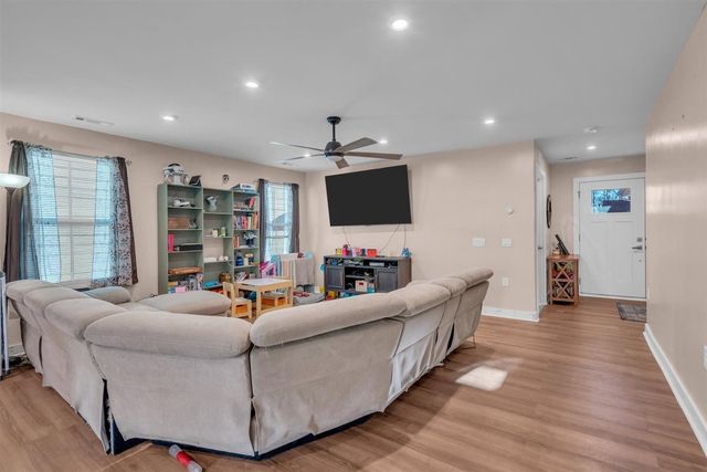 730 Cottage Dr, Columbia, TN 38401