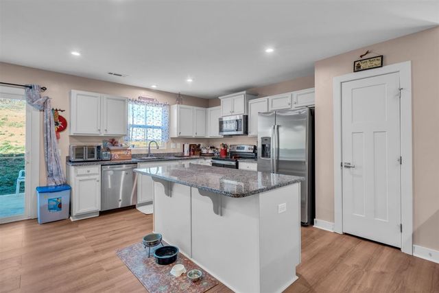 730 Cottage Dr, Columbia, TN 38401