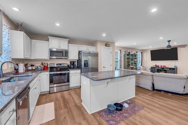 730 Cottage Dr, Columbia, TN 38401