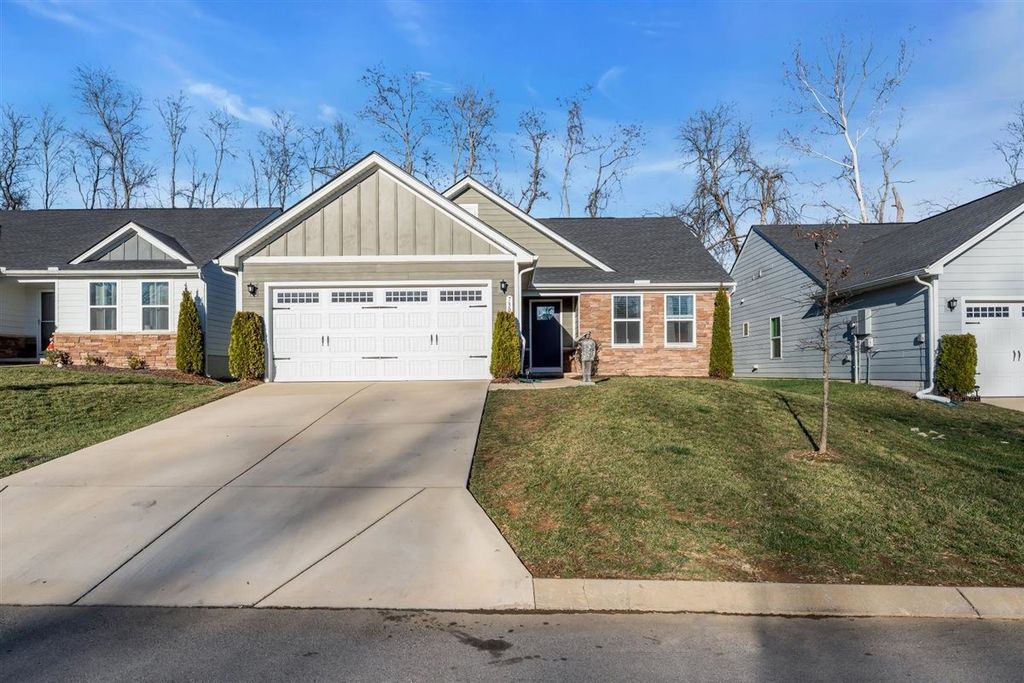 730 Cottage Dr, Columbia, TN 38401