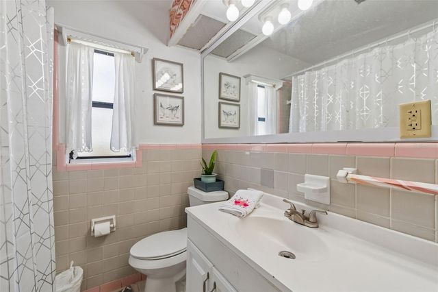 203 W LINEBAUGH AVENUE, Tampa, FL 33612