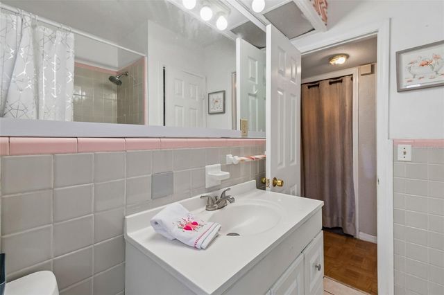 203 W LINEBAUGH AVENUE, Tampa, FL 33612