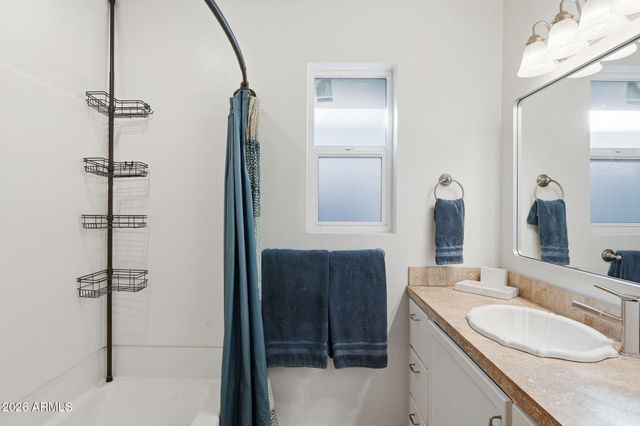 3014 E WHITTON Avenue, Phoenix, AZ 85016