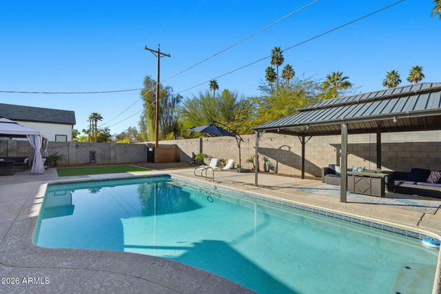 3014 E WHITTON Avenue, Phoenix, AZ 85016