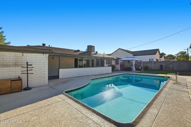 3014 E WHITTON Avenue, Phoenix, AZ 85016