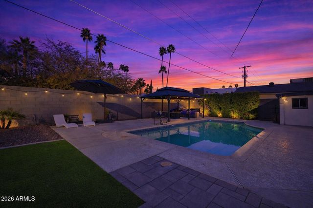 3014 E WHITTON Avenue, Phoenix, AZ 85016