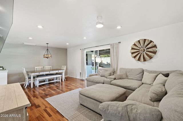 3014 E WHITTON Avenue, Phoenix, AZ 85016