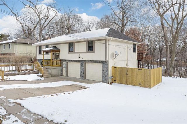 917 NW Valley Lane, Riverside, MO 64150