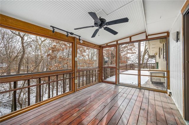 917 NW Valley Lane, Riverside, MO 64150