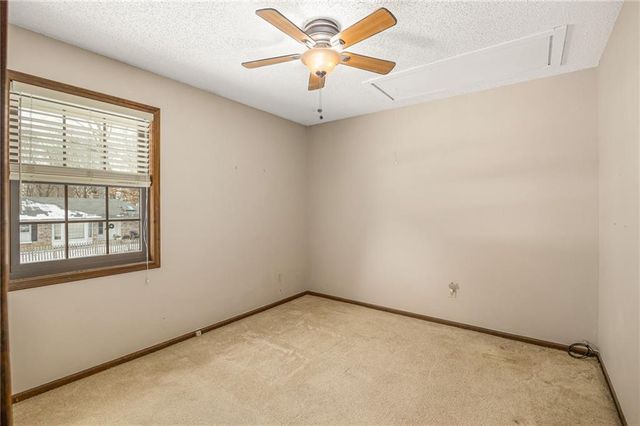 917 NW Valley Lane, Riverside, MO 64150