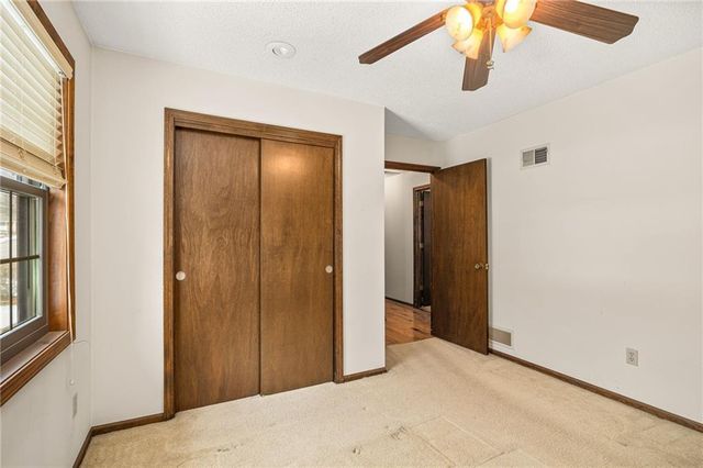 917 NW Valley Lane, Riverside, MO 64150