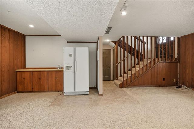 917 NW Valley Lane, Riverside, MO 64150