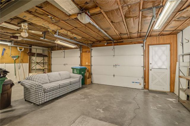 917 NW Valley Lane, Riverside, MO 64150