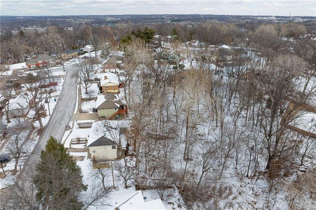 917 NW Valley Lane, Riverside, MO 64150