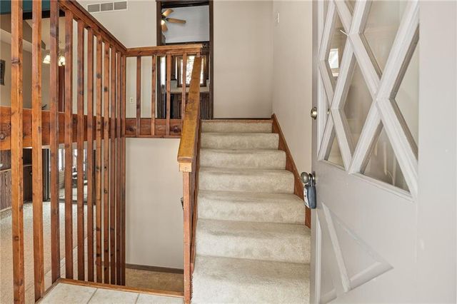 917 NW Valley Lane, Riverside, MO 64150