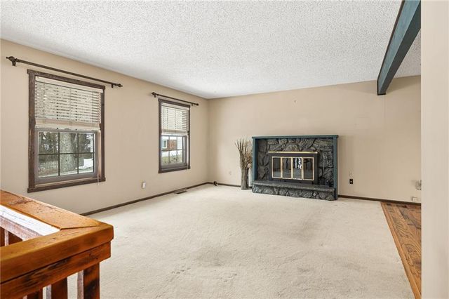 917 NW Valley Lane, Riverside, MO 64150