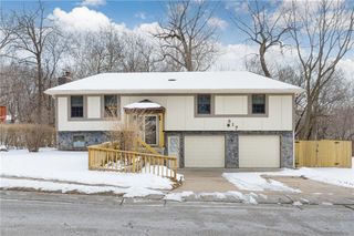 917 NW Valley Lane, Riverside, MO 64150