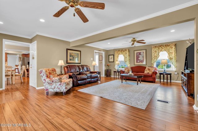 27 Heron Drive, Marlboro, NJ 07746