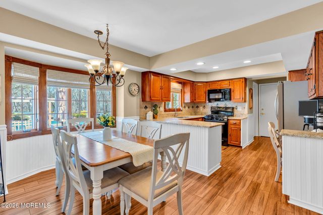27 Heron Drive, Marlboro, NJ 07746