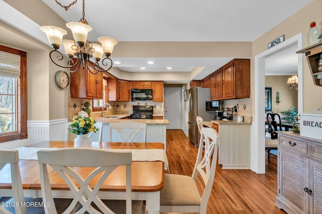 27 Heron Drive, Marlboro, NJ 07746