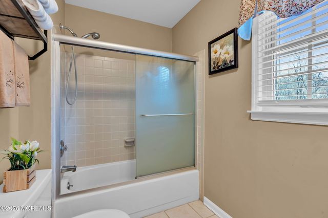 27 Heron Drive, Marlboro, NJ 07746