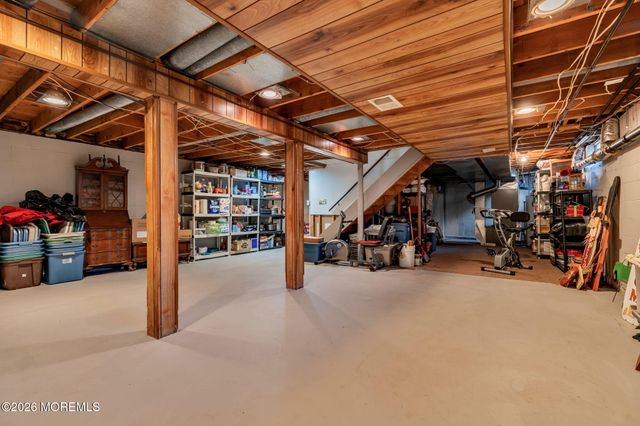 27 Heron Drive, Marlboro, NJ 07746