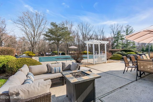 27 Heron Drive, Marlboro, NJ 07746