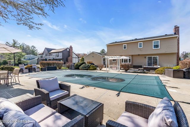 27 Heron Drive, Marlboro, NJ 07746