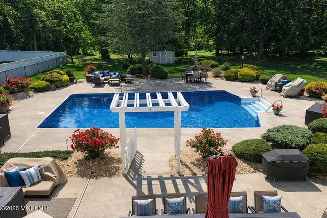 27 Heron Drive, Marlboro, NJ 07746