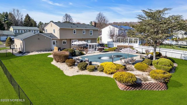 27 Heron Drive, Marlboro, NJ 07746