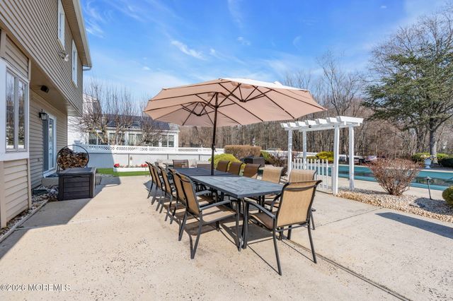 27 Heron Drive, Marlboro, NJ 07746