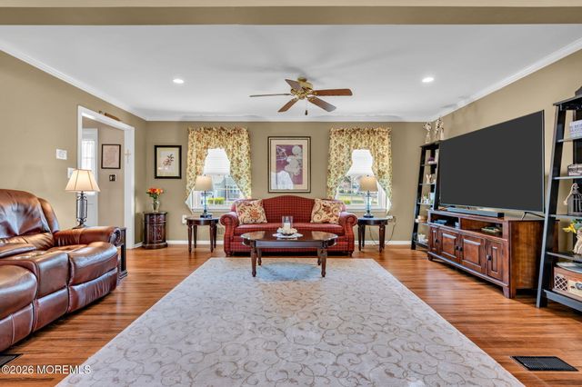 27 Heron Drive, Marlboro, NJ 07746