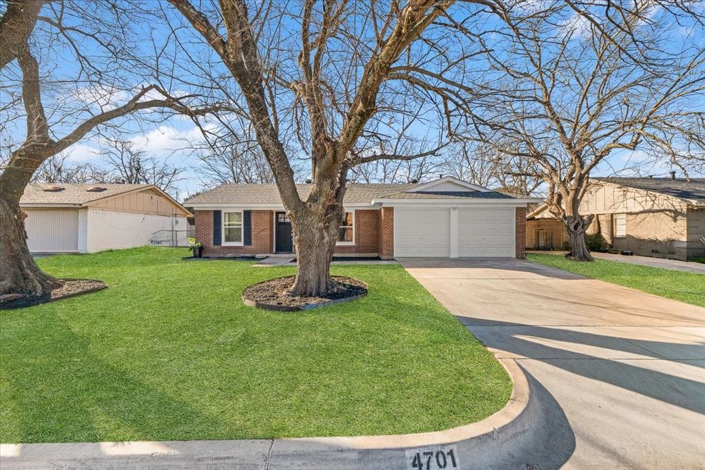4701 Darla Drive, Fort Worth, TX 76132
