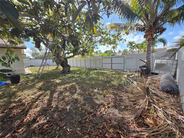 13377 SW 46th Ln, Miami, FL 33175