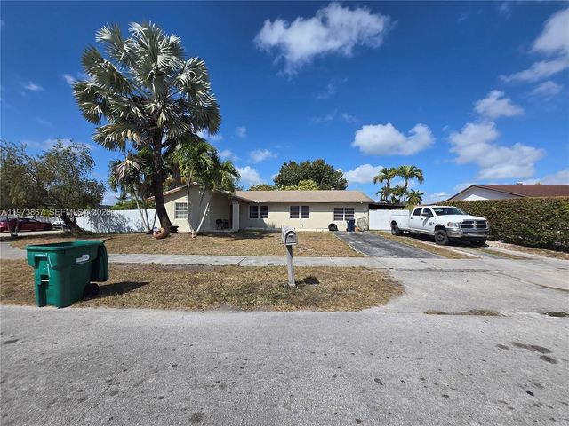 13377 SW 46th Ln, Miami, FL 33175