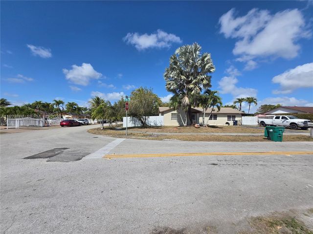 13377 SW 46th Ln, Miami, FL 33175