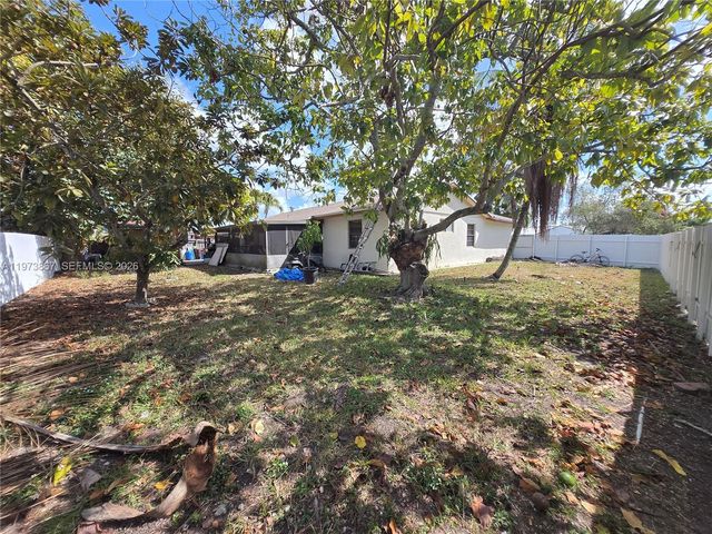 13377 SW 46th Ln, Miami, FL 33175