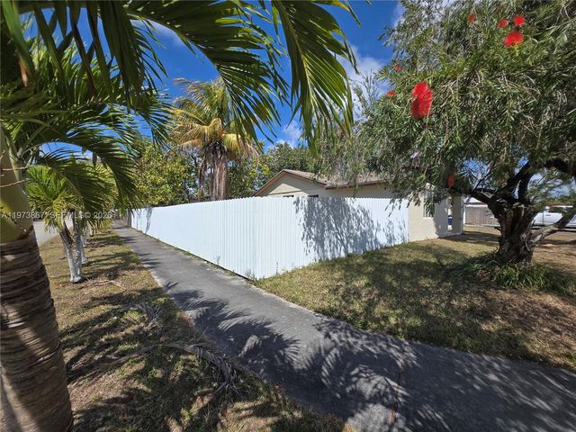 13377 SW 46th Ln, Miami, FL 33175