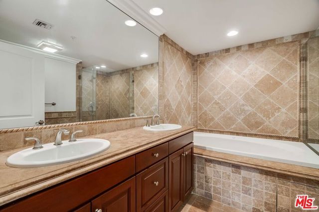 2306 Fox Hills Drive 102, Los Angeles, CA 90064