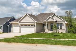 703 Richland Court, Van Meter, IA 50261